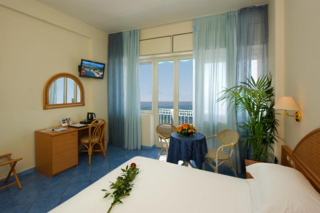 Hotel Pensione Reale マイオーリ 部屋 写真